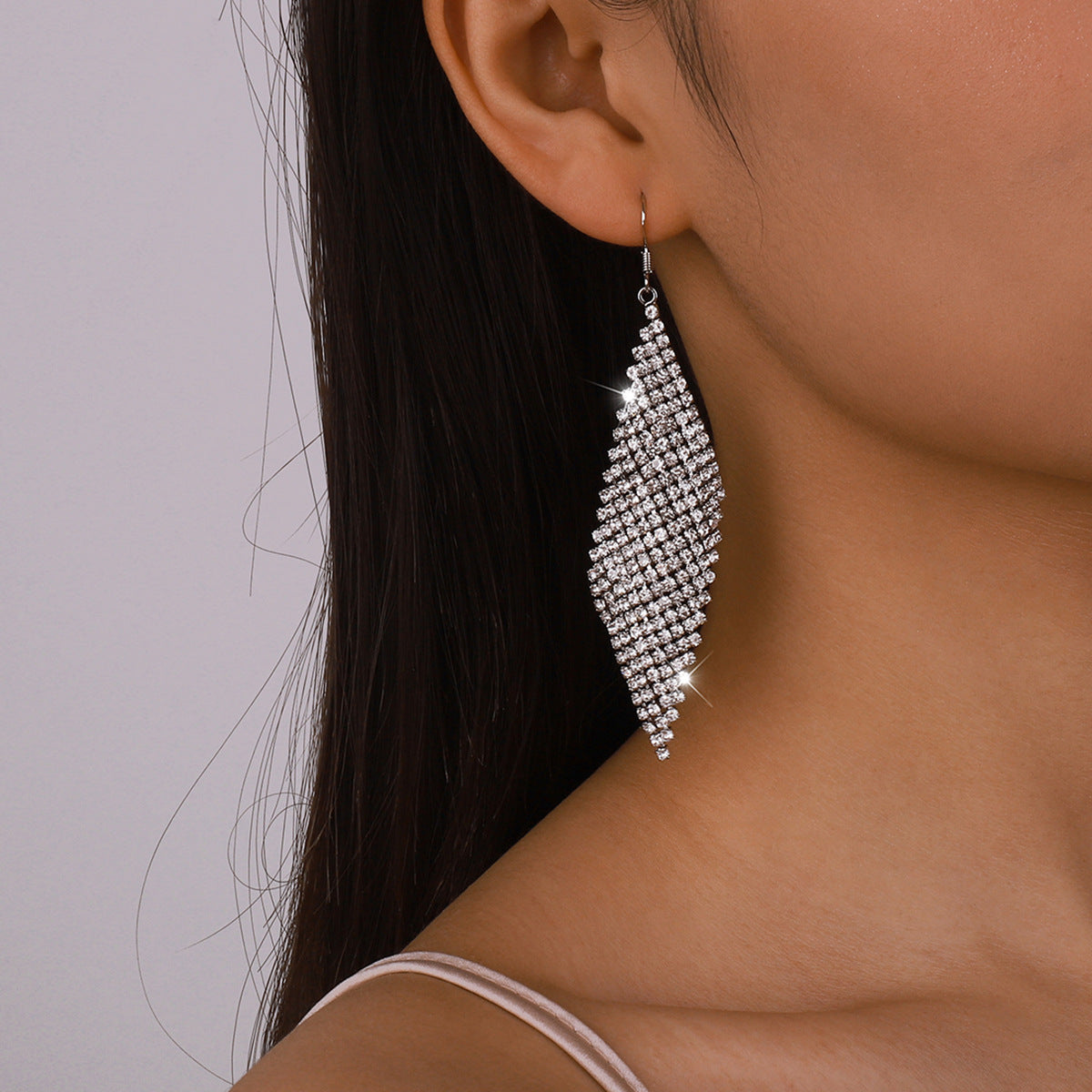 MINJI Elegant Geometric Sparkling Rhinestone Earrings